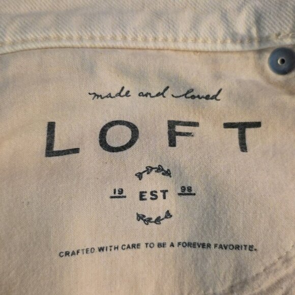 Loft- Women's Tan Denim Shorts. Size 10! - Picture 4 of 6